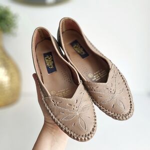 Vintage Valley Lane Genuine Leather Tan Moccasins -Size 7W (Wide) Cushion Flats